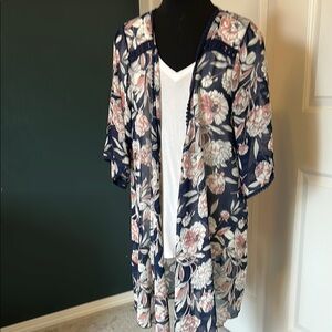 Floral Kimono with Three-Quarter Sleeves and Open Front M (Stitch Fix)
